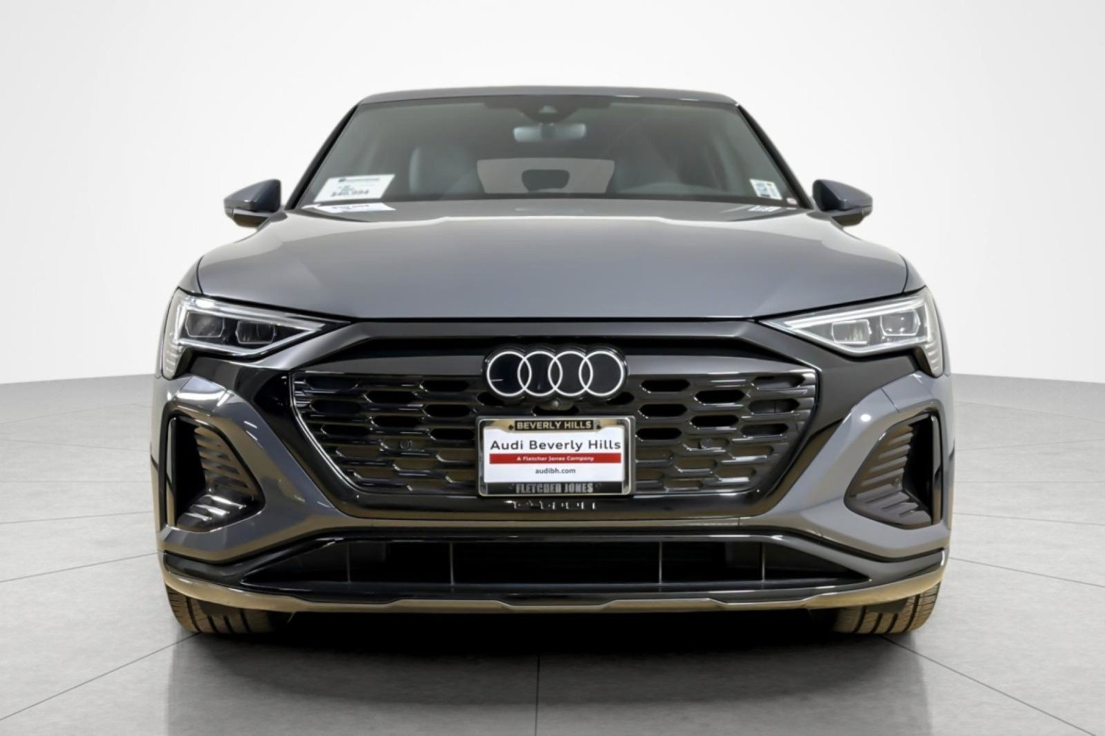 Used 2024 Audi Q8 e-tron Premium Plus AWD/4WD image 8