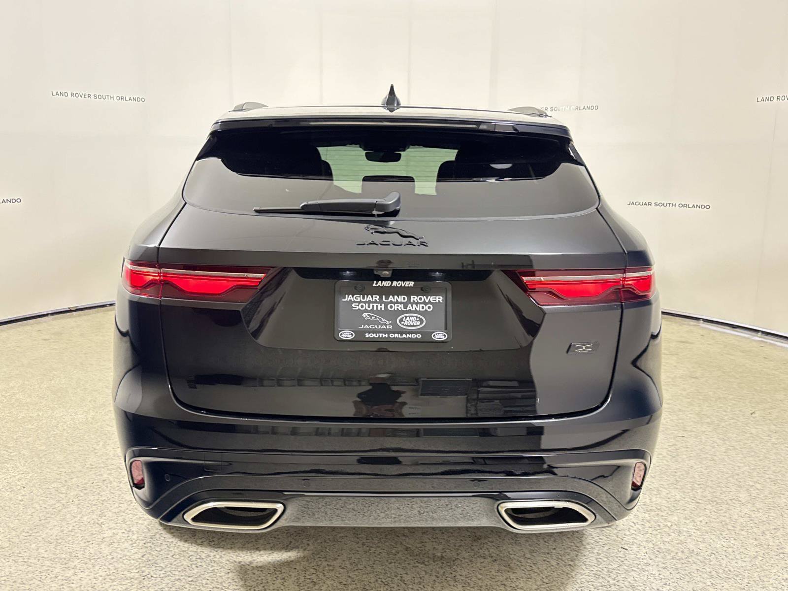 Certified 2026 Jaguar F-PACE R-Dynamic S AWD/4WD image 4
