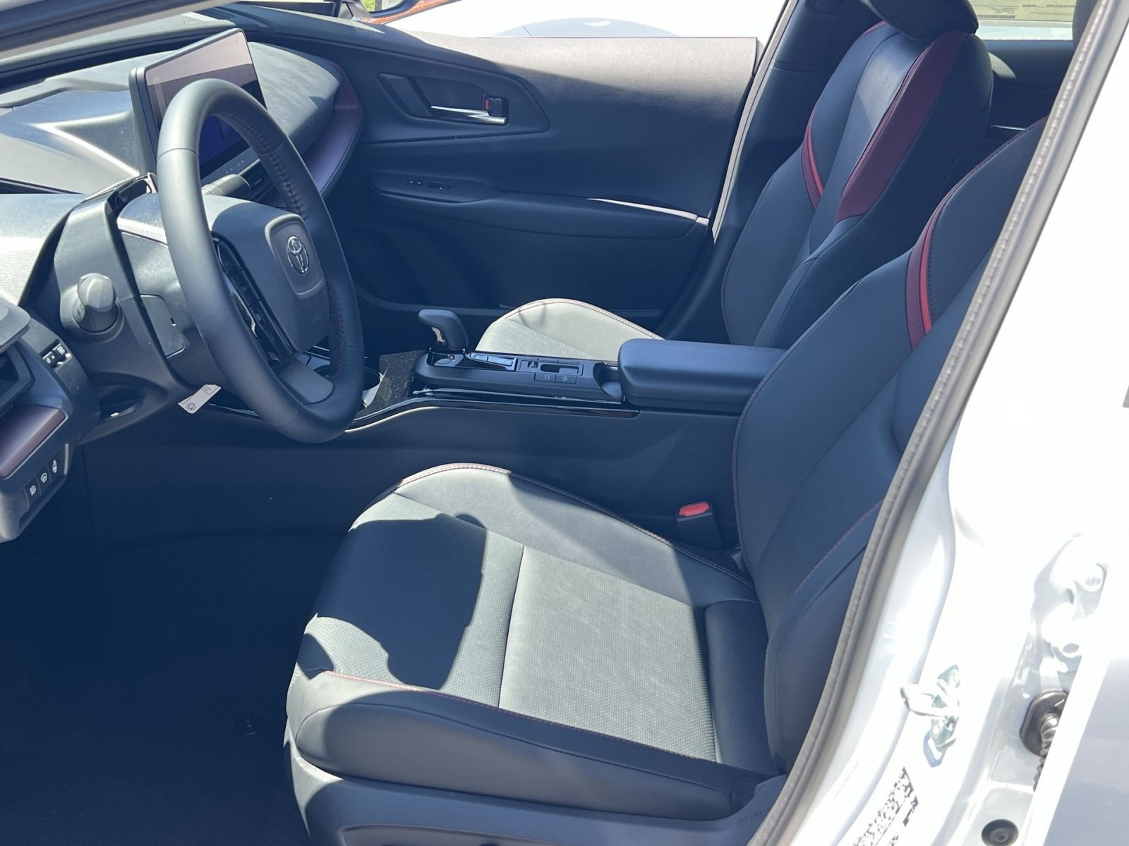 New 2026 Toyota Prius Plug-In Hybrid FWD image 7
