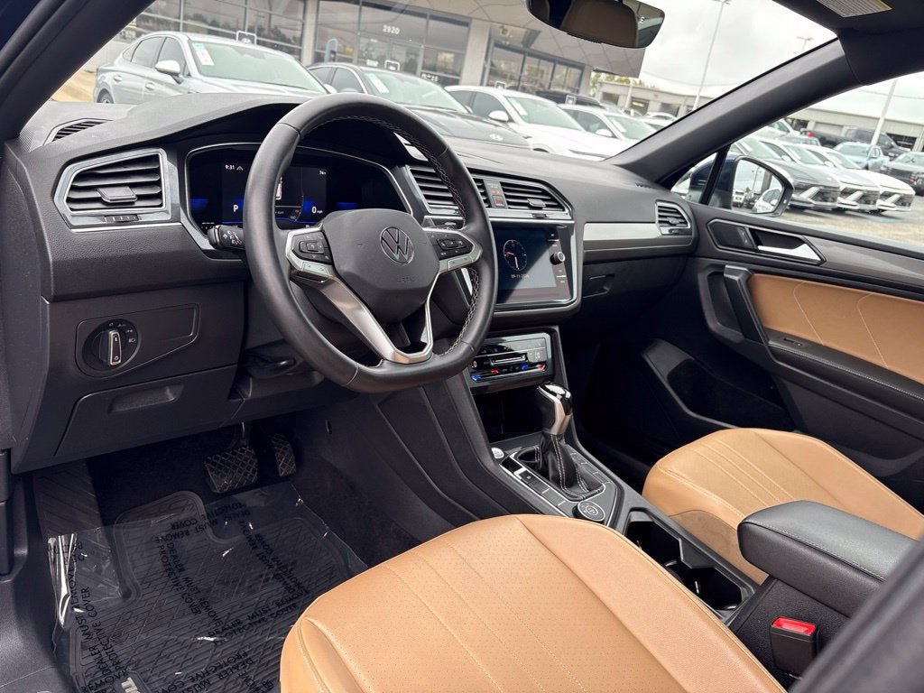 Used 2022 Volkswagen Tiguan SE AWD/4WD image 13