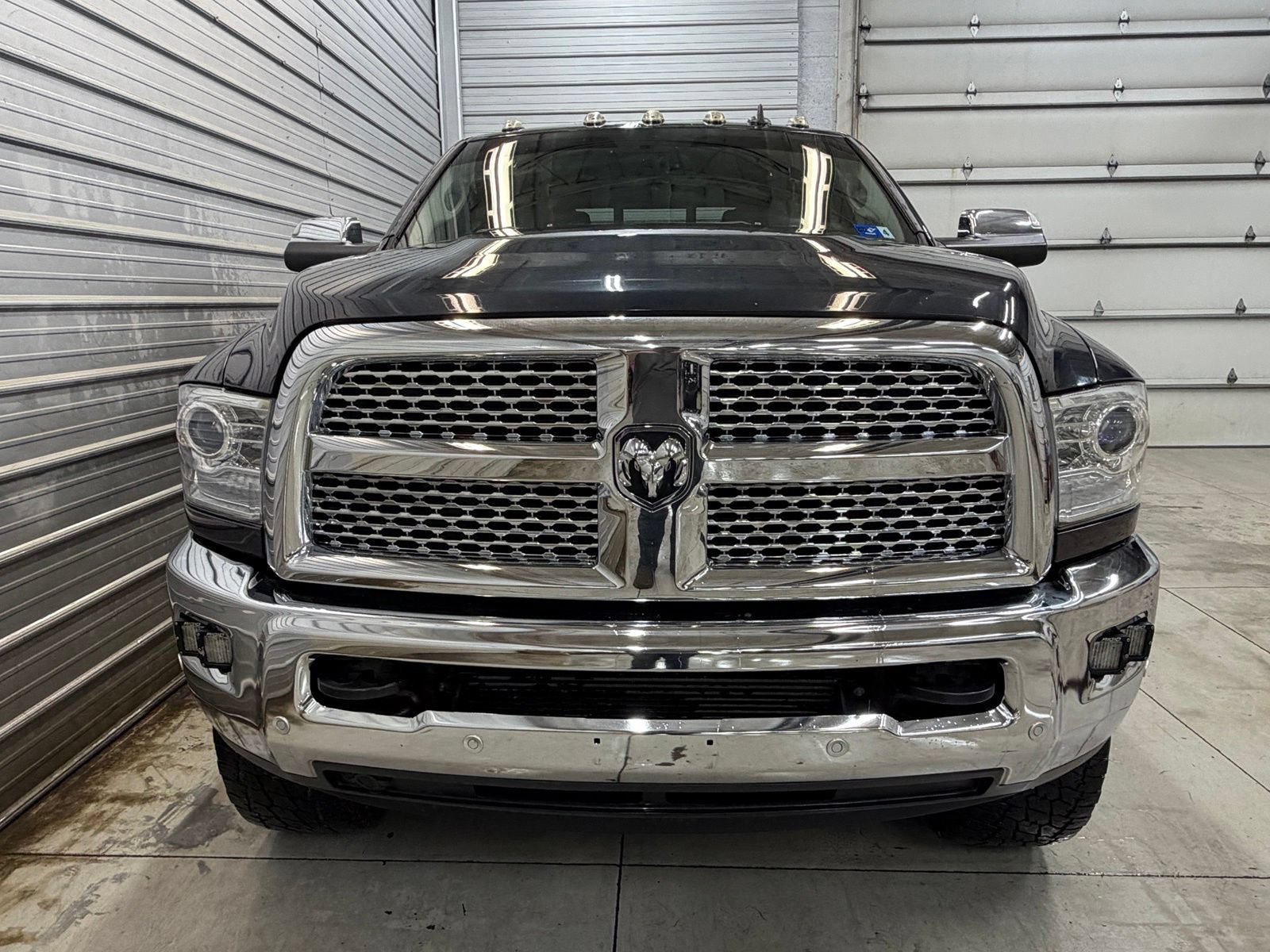 Used 2017 RAM 3500 Laramie AWD/4WD image 2