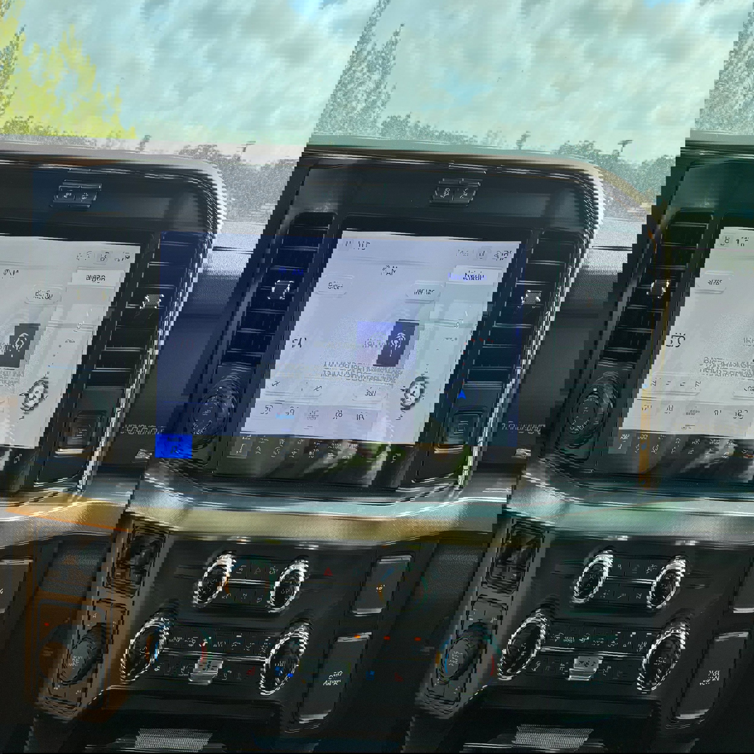 New 2025 Ford F350 King Ranch w/ FX4 Off-Road Package image 47