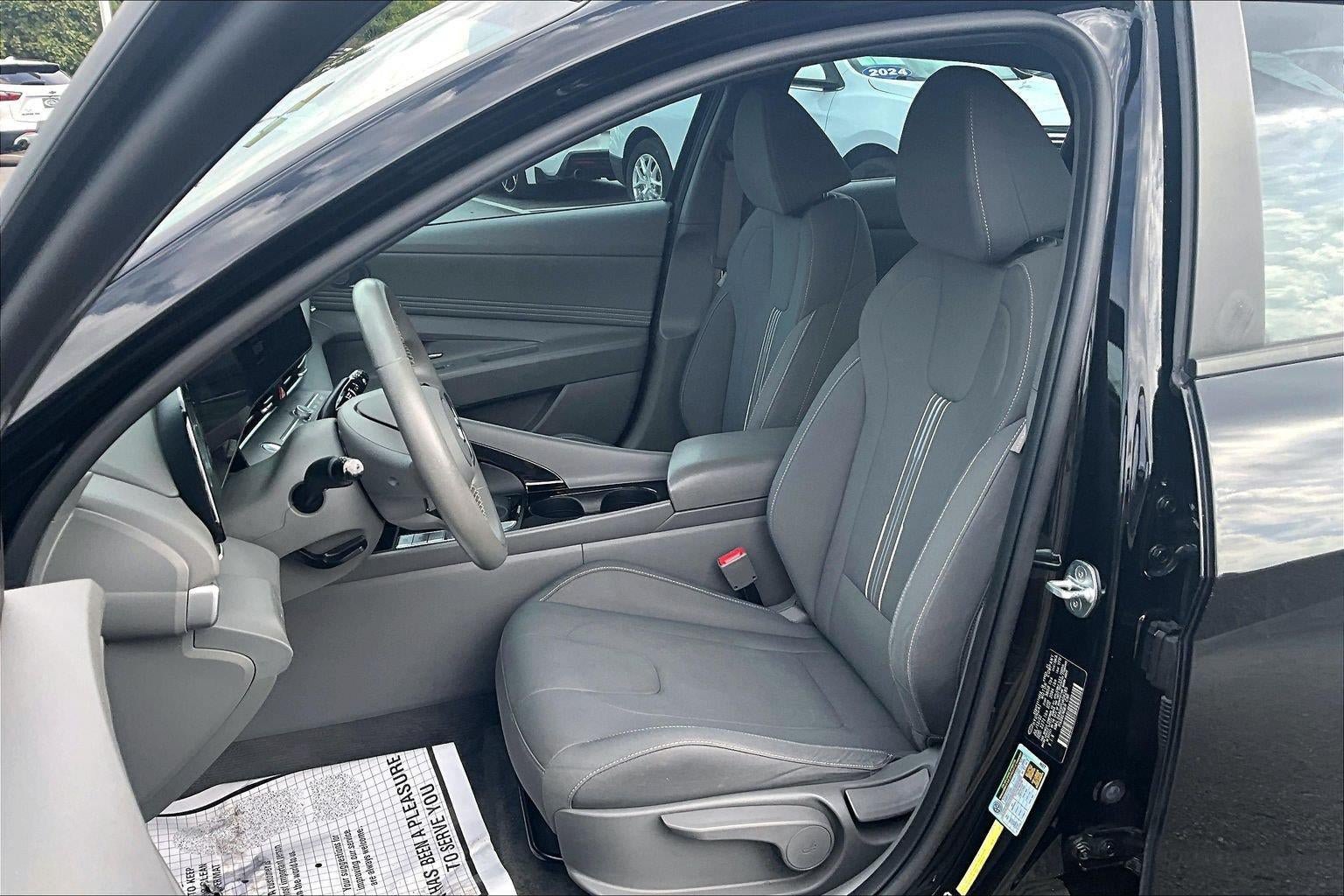 Used 2023 Hyundai Elantra SEL FWD image 19