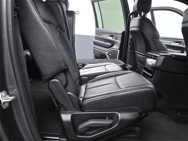 Used 2024 Jeep Wagoneer L Series II w/ Flexible Seating Group image 16