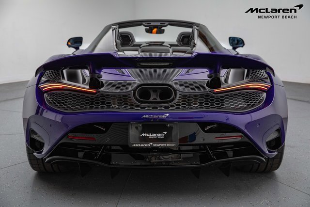 Used 2025 McLaren 750S Spider RWD image 13