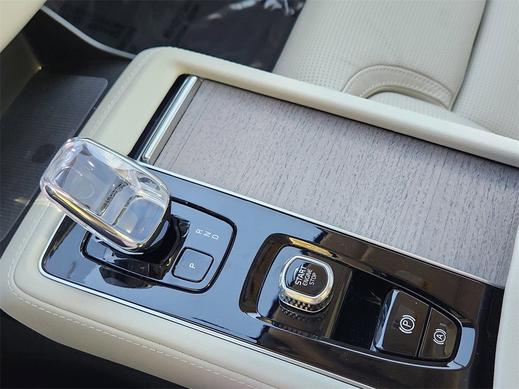 New 2026 Volvo XC90 B6 Ultra w/ Lounge Package image 17