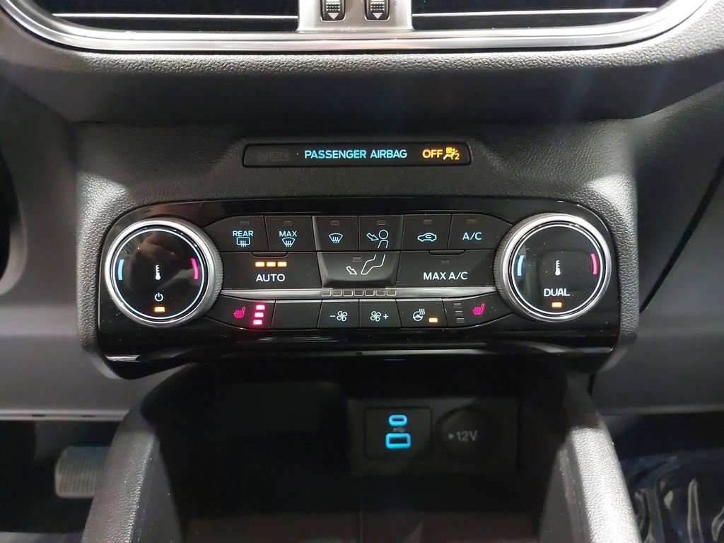 Used 2022 Ford Escape Titanium w/ Class II Trailer Tow Package image 21