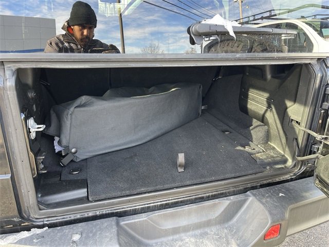 Used 2019 Jeep Wrangler Unlimited Sahara image 22