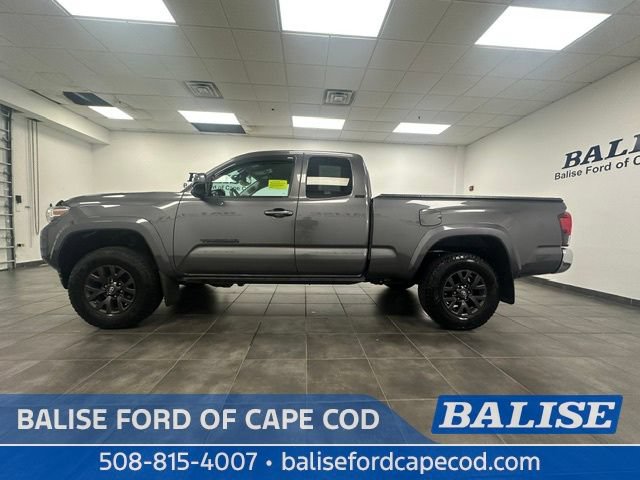 Used 2021 Toyota Tacoma SR5 w/ Blackout Package (TMS) AWD/4WD image 4