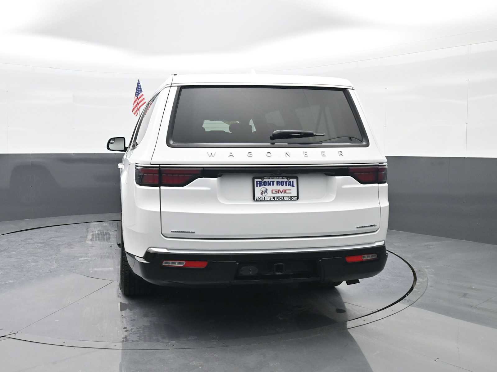 Used 2023 Jeep Wagoneer L Series III w/ Preferred Equipment Group image 6