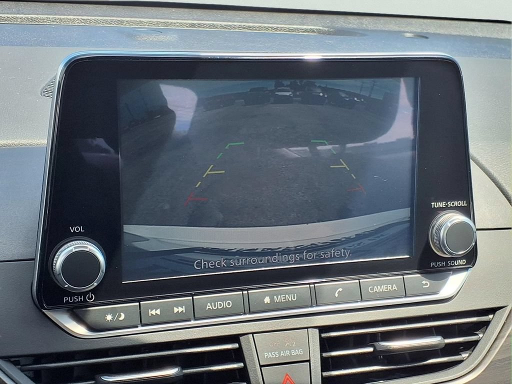 Used 2025 Nissan Altima 2.5 SV FWD image 11
