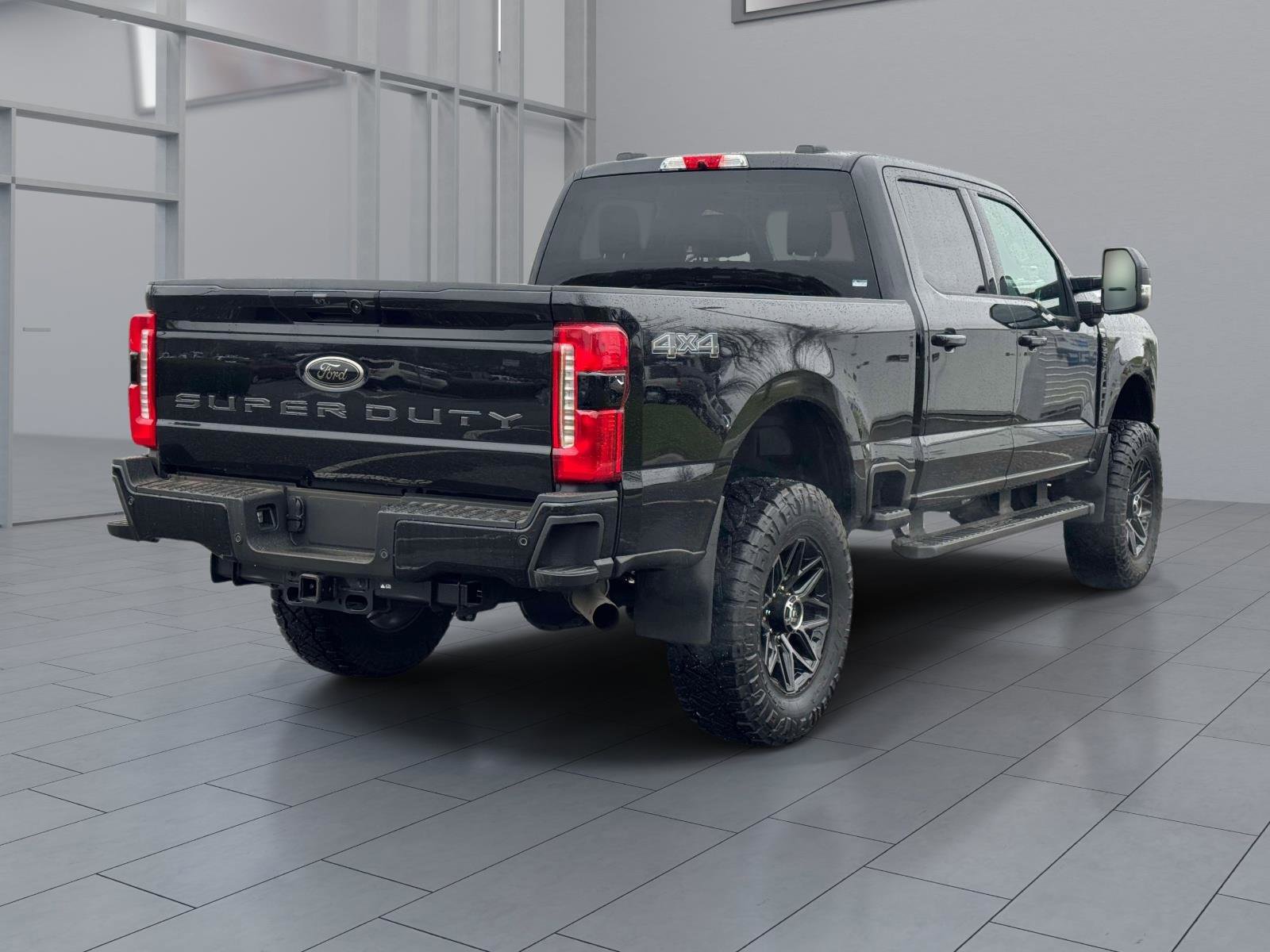 Used 2025 Ford F250 Lariat w/ Black Appearance Package image 6