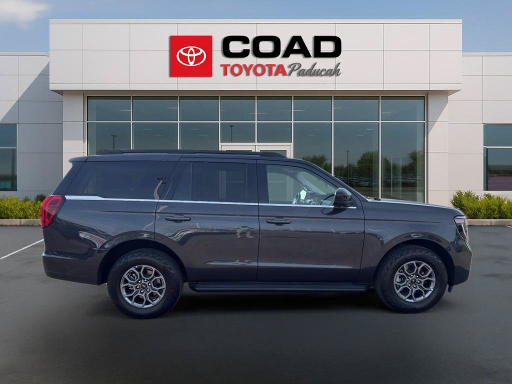 Used 2025 Ford Expedition Active AWD/4WD image 6