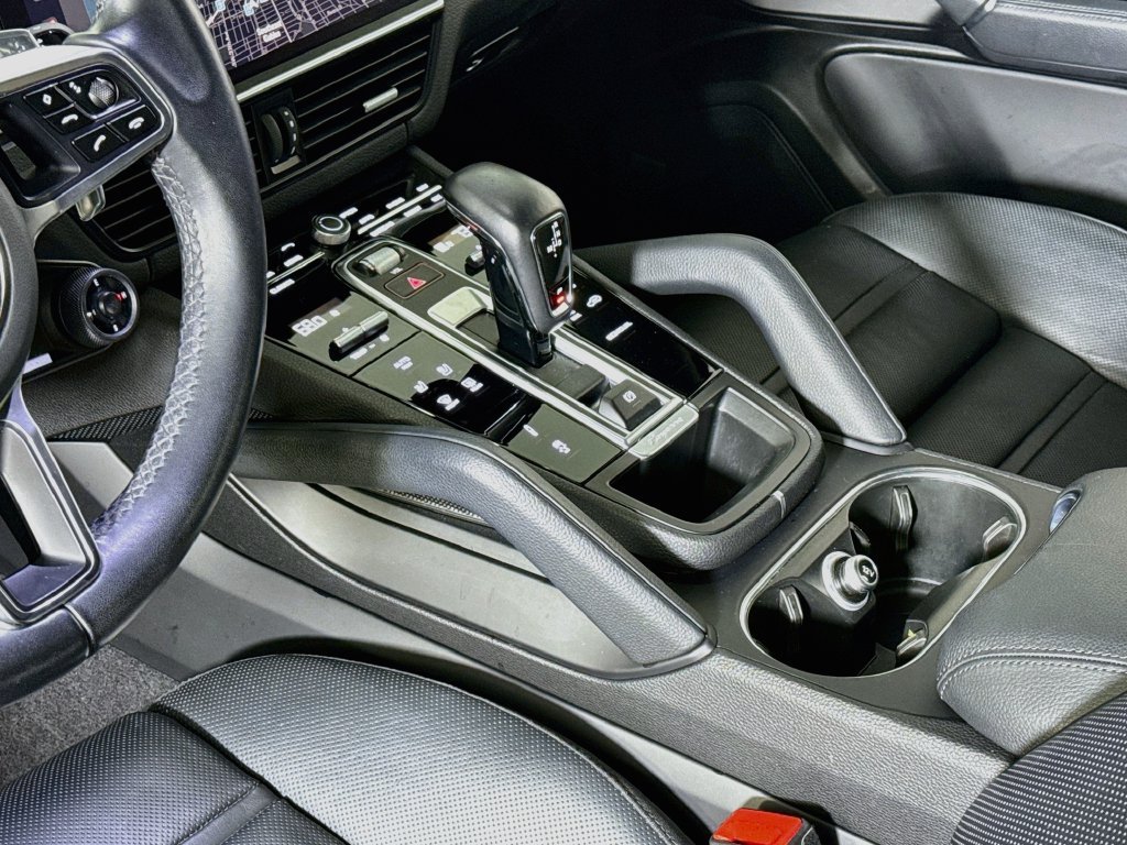 Certified 2023 Porsche Cayenne Platinum Edition AWD/4WD image 21