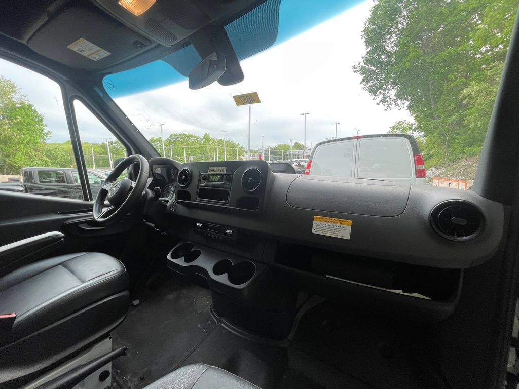 Used 2025 Mercedes-Benz Sprinter 2500 image 30