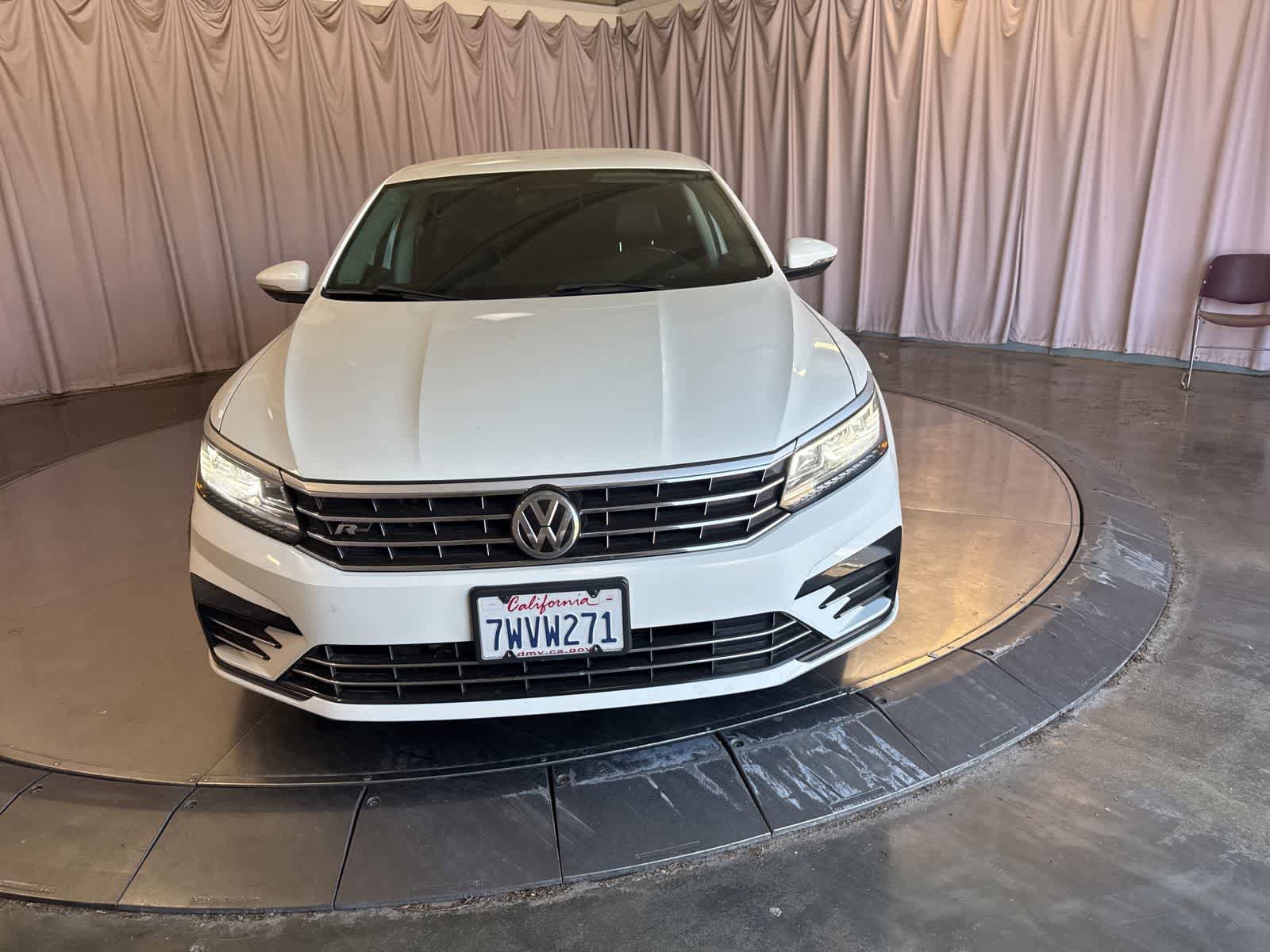 Used 2017 Volkswagen Passat 1.8T R-Line w/ R-Line Lighting Package FWD video 2