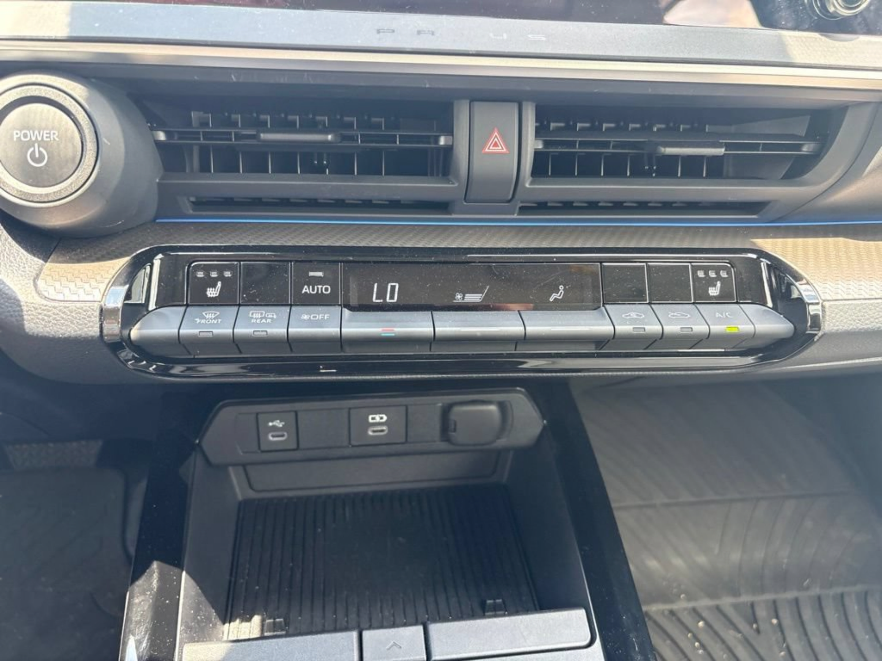 Certified 2024 Toyota Prius XLE FWD image 14
