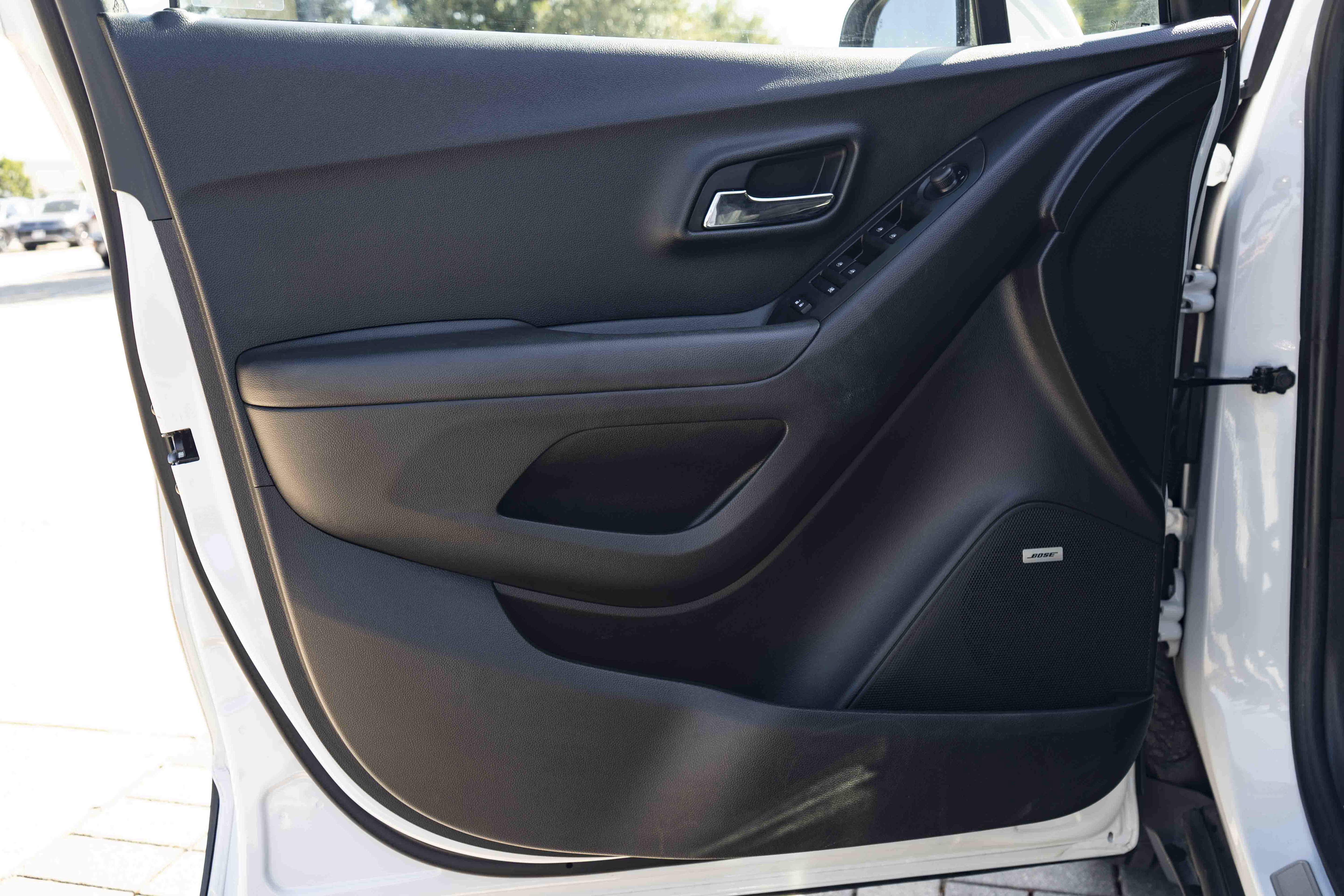 Used 2020 Chevrolet Trax Premier FWD image 34