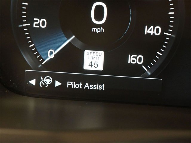 Used 2022 Volvo XC90 T6 Momentum w/ Climate Package image 27