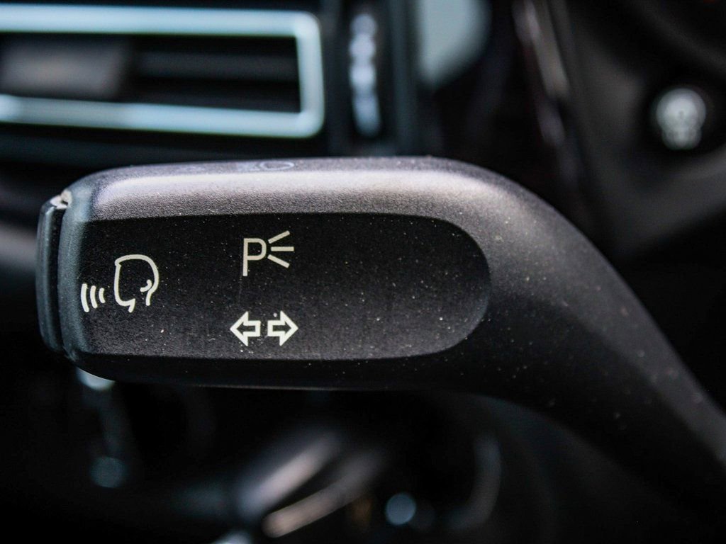 Used 2020 Porsche Macan image 26