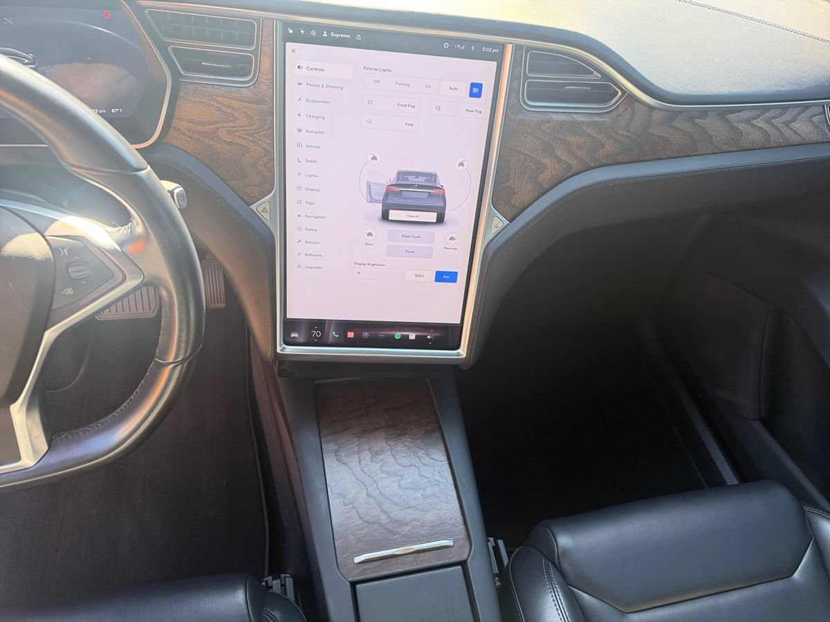 Used 2018 Tesla Model X AWD/4WD image 16
