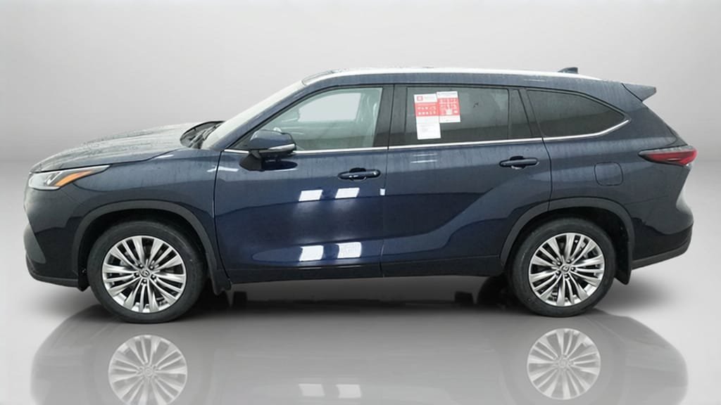 New 2026 Toyota Highlander Platinum AWD/4WD image 3