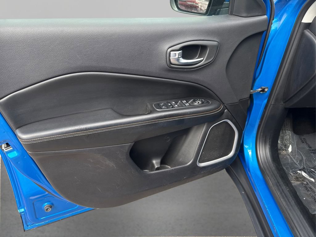 Used 2018 Jeep Compass Latitude w/ Cold Weather Group image 23