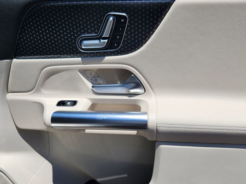 Used 2025 Mercedes-Benz GLA 250 4MATIC image 20