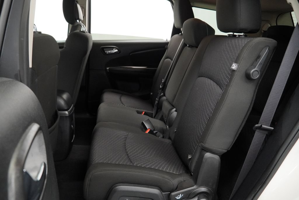 Used 2019 Dodge Journey SE FWD image 12