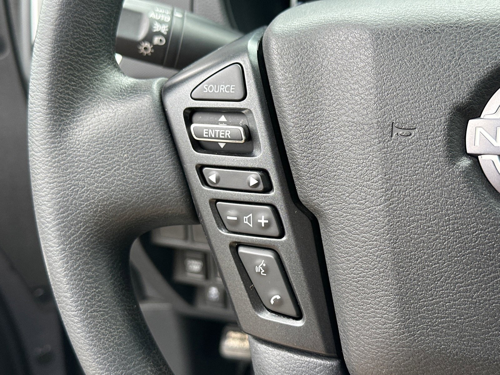 Certified 2022 Nissan Frontier SV image 25