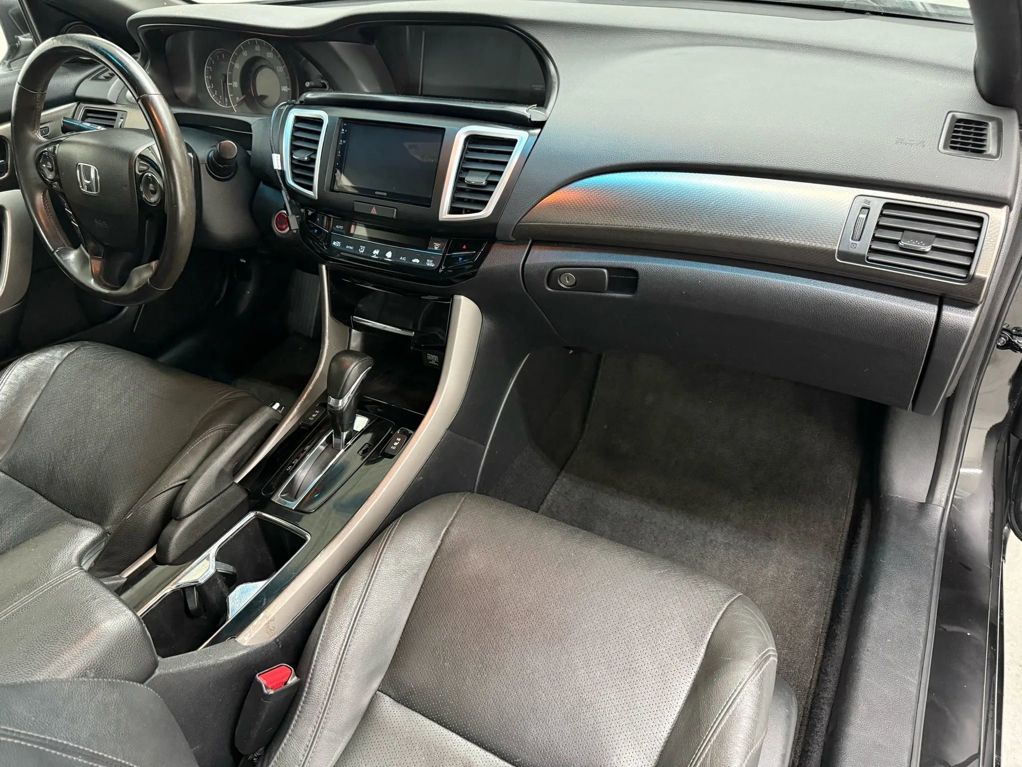 Used 2017 Honda Accord EX-L image 9
