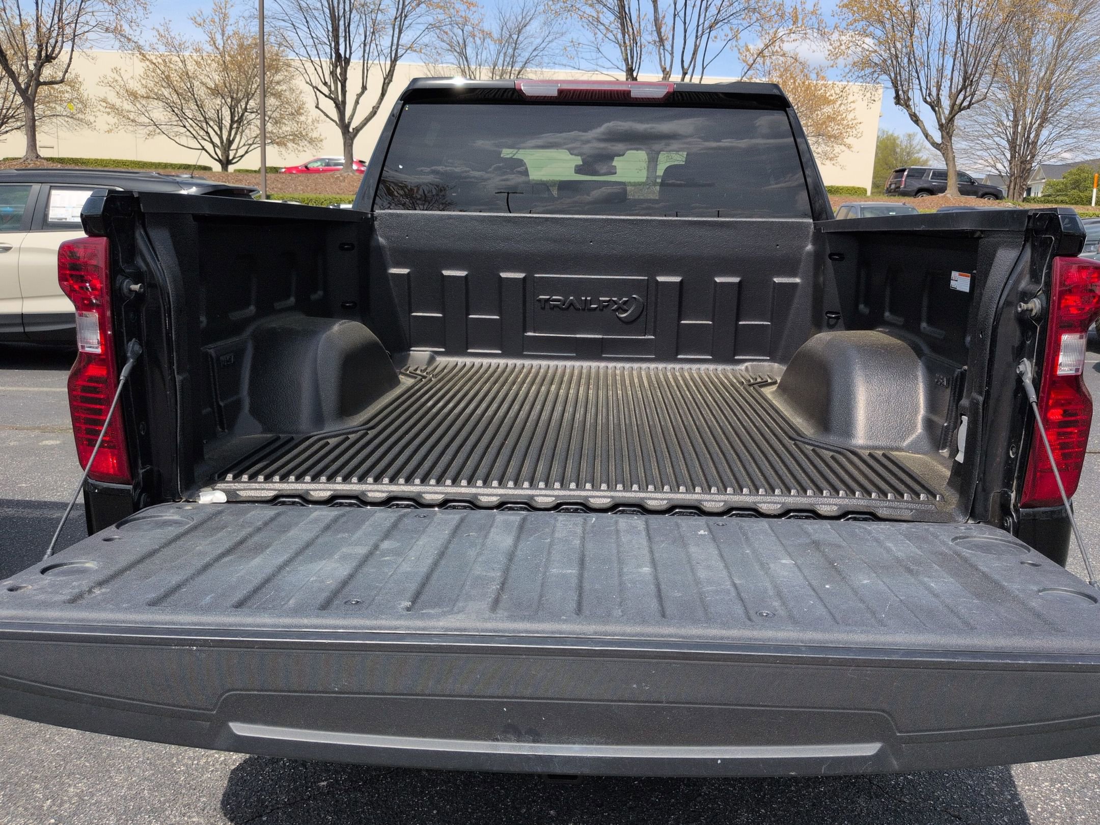 Used 2022 Chevrolet Silverado 1500 LT image 32