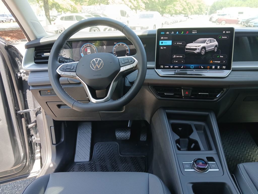Used 2025 Volkswagen Tiguan SE image 15