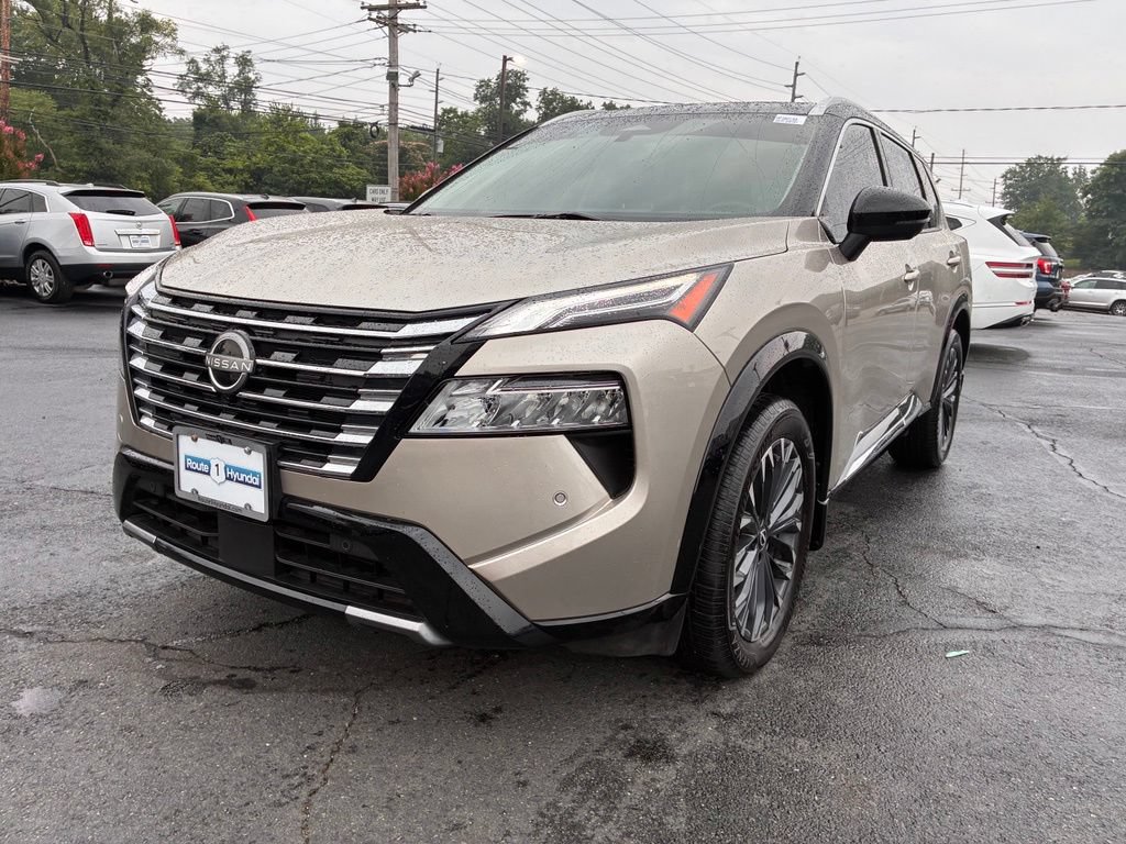 Used 2024 Nissan Rogue Platinum FWD image 3