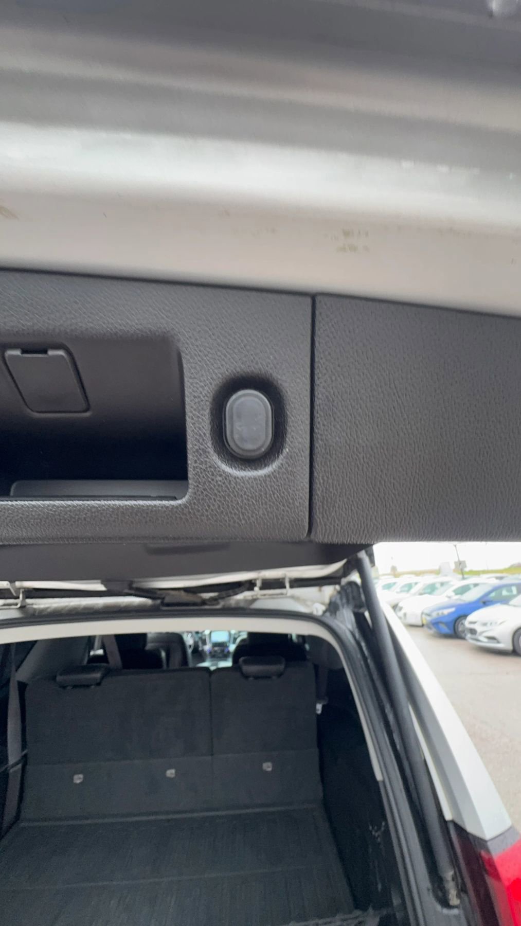 Used 2016 Chevrolet Suburban LTZ RWD image 26