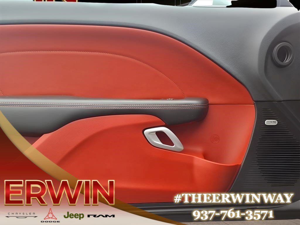 Used 2015 Dodge Challenger R/T Plus RWD image 10