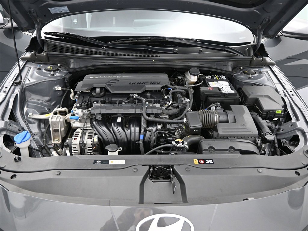 Used 2025 Hyundai Elantra SEL image 11