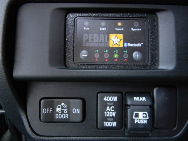 Used 2017 Toyota Tacoma TRD Sport w/ Tow Package (A/T) AWD/4WD image 17