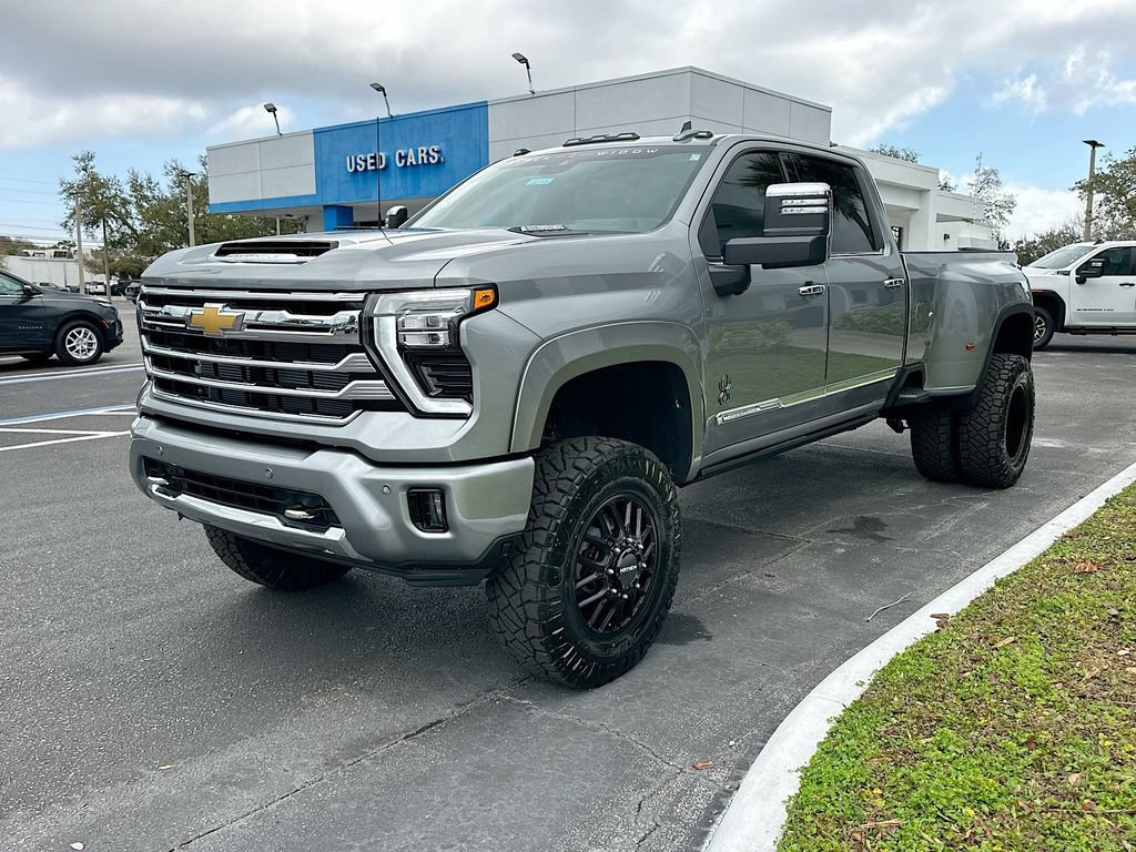 New 2026 Chevrolet Silverado 3500 High Country w/ High Country Premium Package AWD/4WD image 3