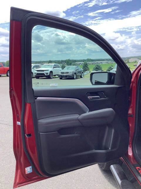 Used 2023 Chevrolet Colorado Z71 w/ Z71 Convenience Package 2 AWD/4WD image 19
