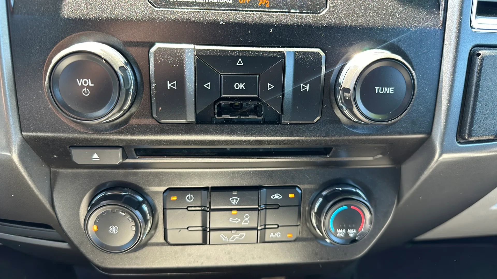 Used 2017 Ford F150 XLT image 14