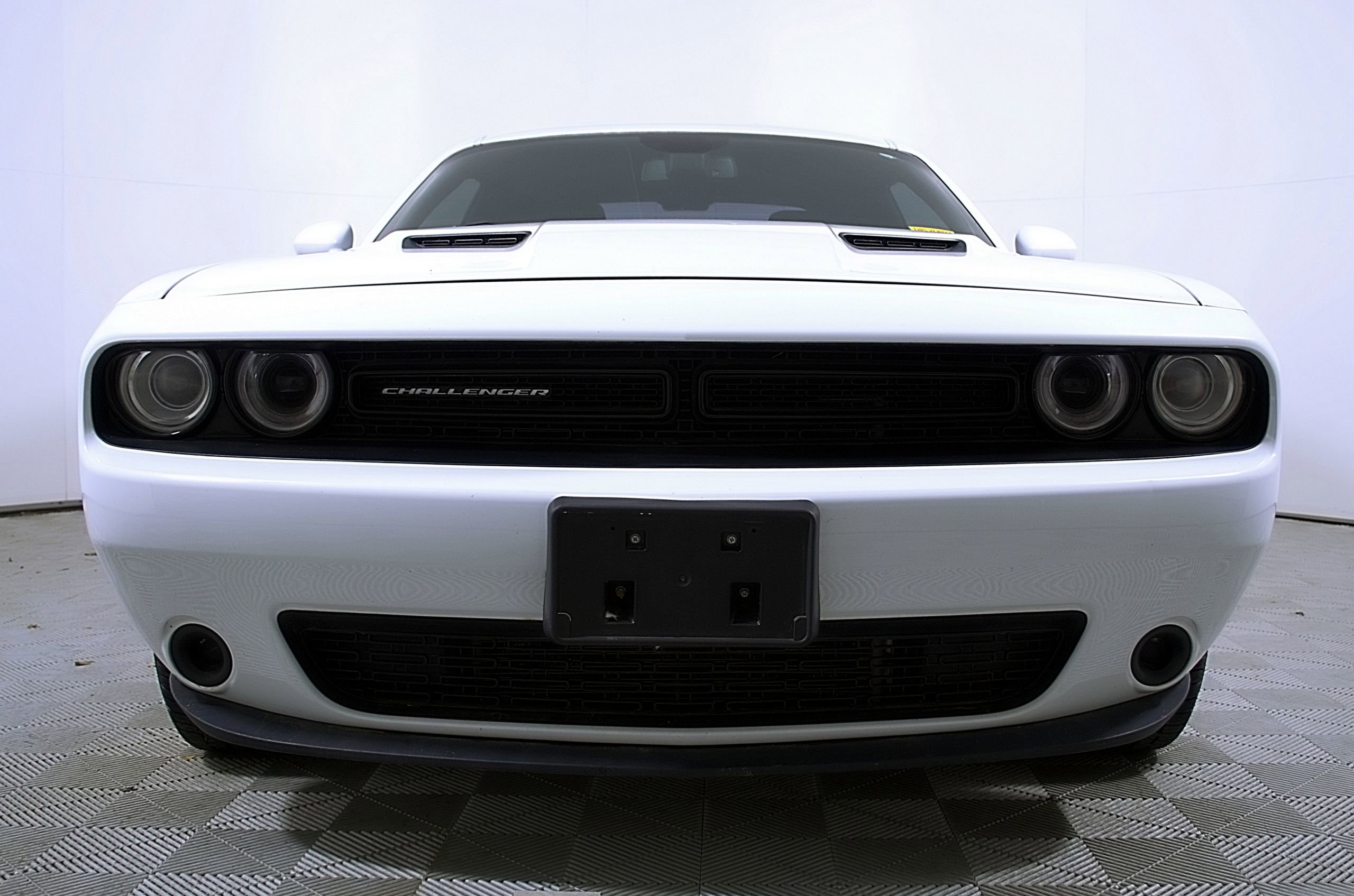 Used 2019 Dodge Challenger SXT image 5