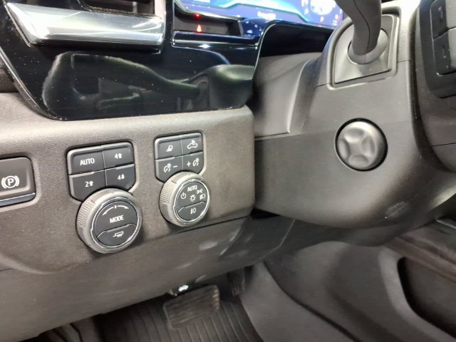 Used 2025 Chevrolet Silverado 1500 LTZ AWD/4WD image 17