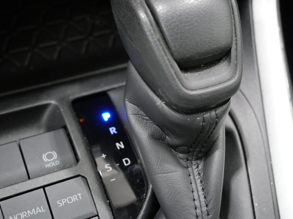 Used 2024 Toyota RAV4 XLE FWD image 23