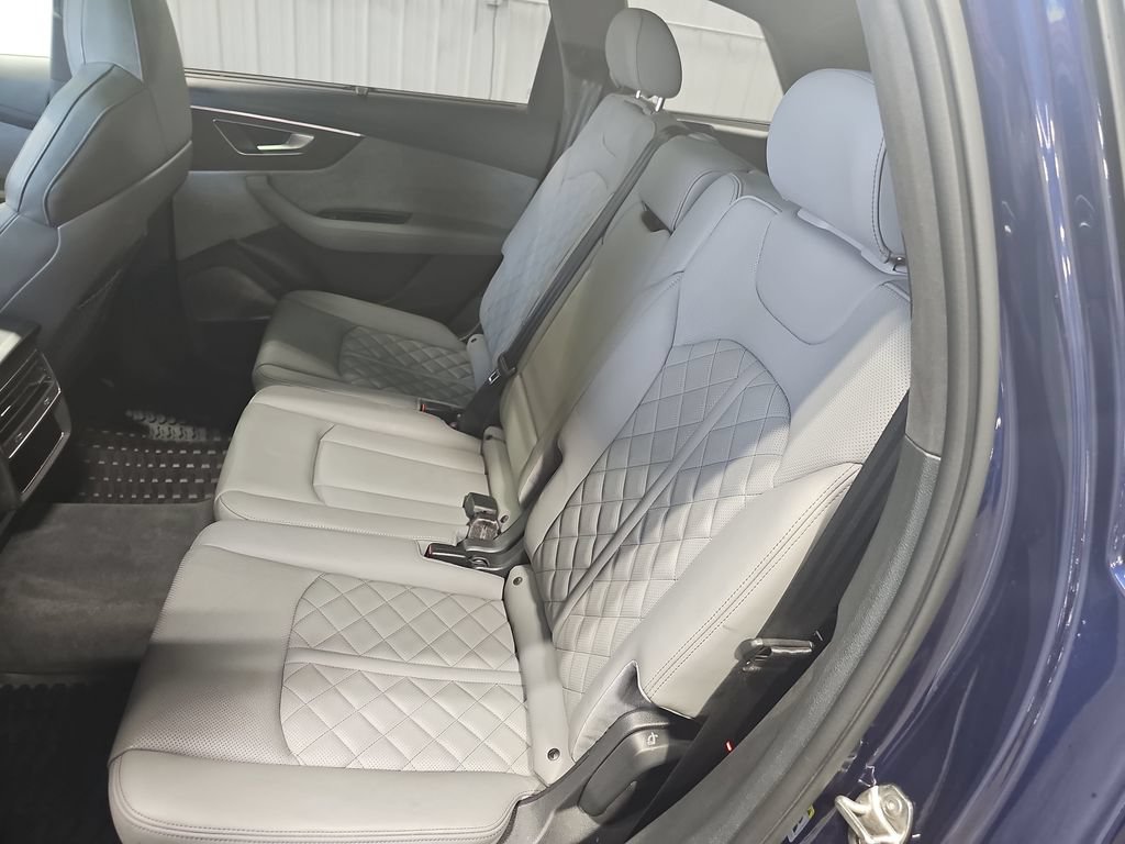 Used 2024 Audi SQ7 Prestige AWD/4WD image 14