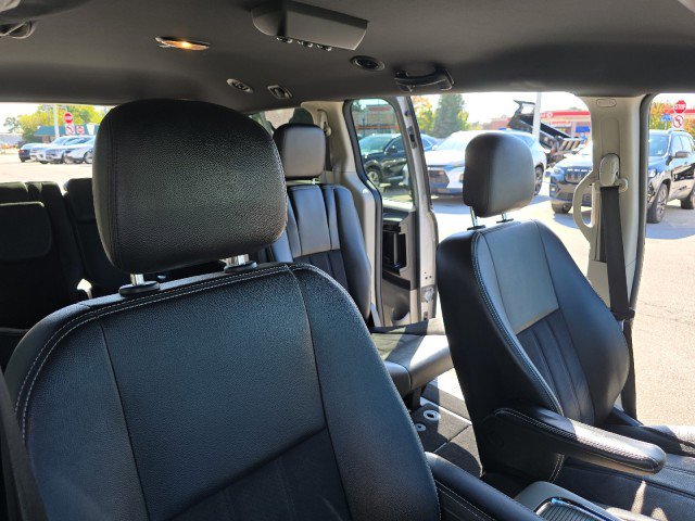 Used 2020 Dodge Grand Caravan SXT image 43