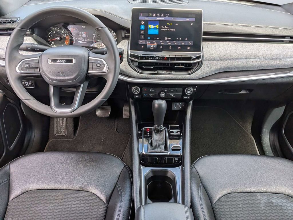 Used 2024 Jeep Compass Latitude image 14