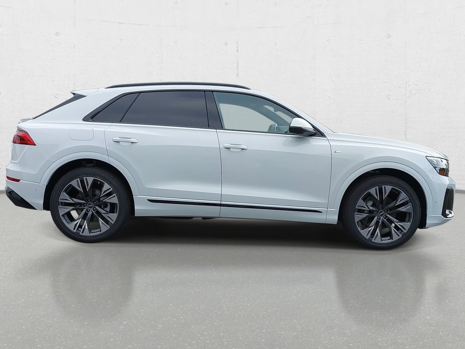 New 2026 Audi Q8 Premium Plus AWD/4WD image 4