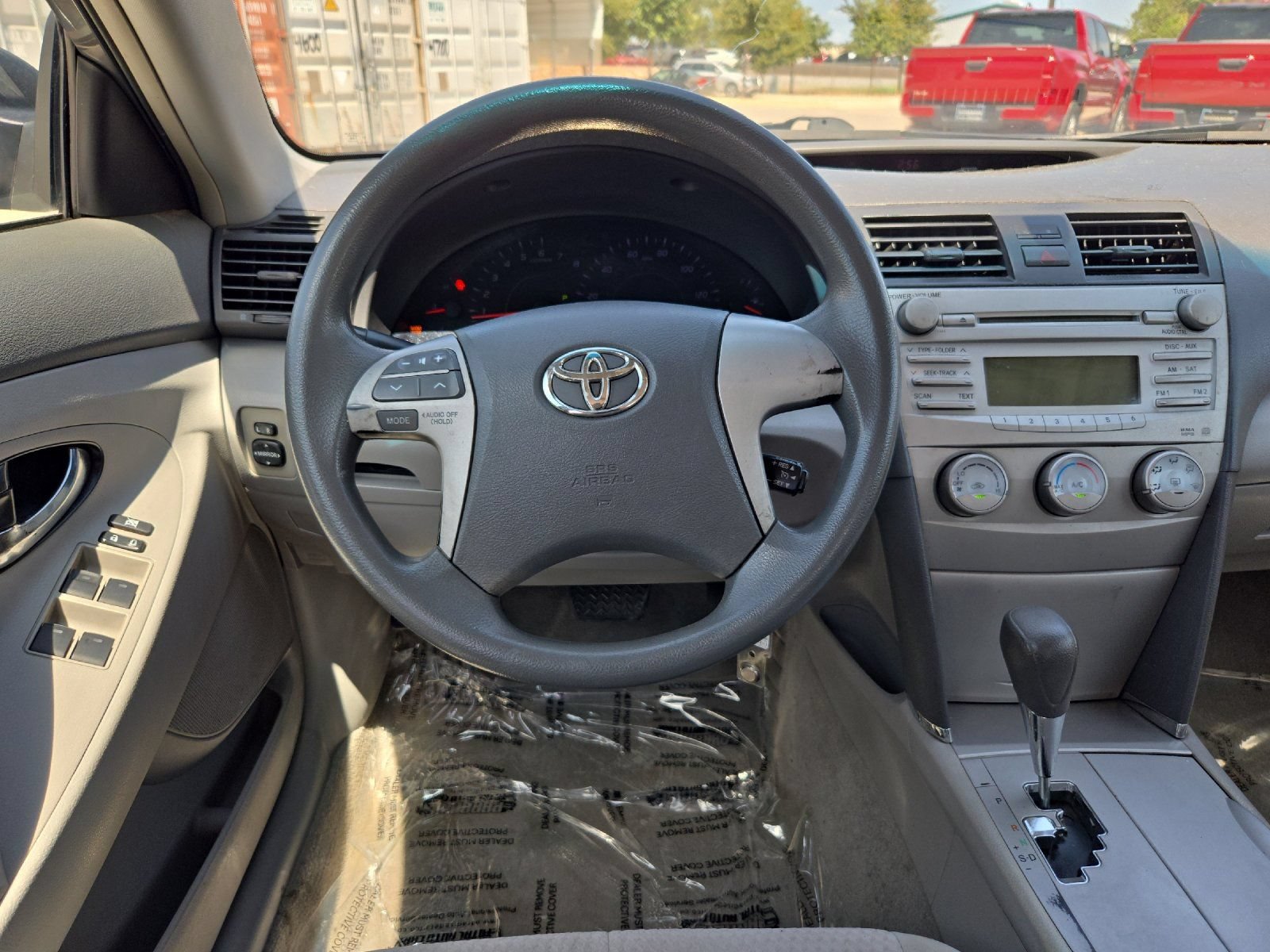 Used 2010 Toyota Camry LE FWD image 13