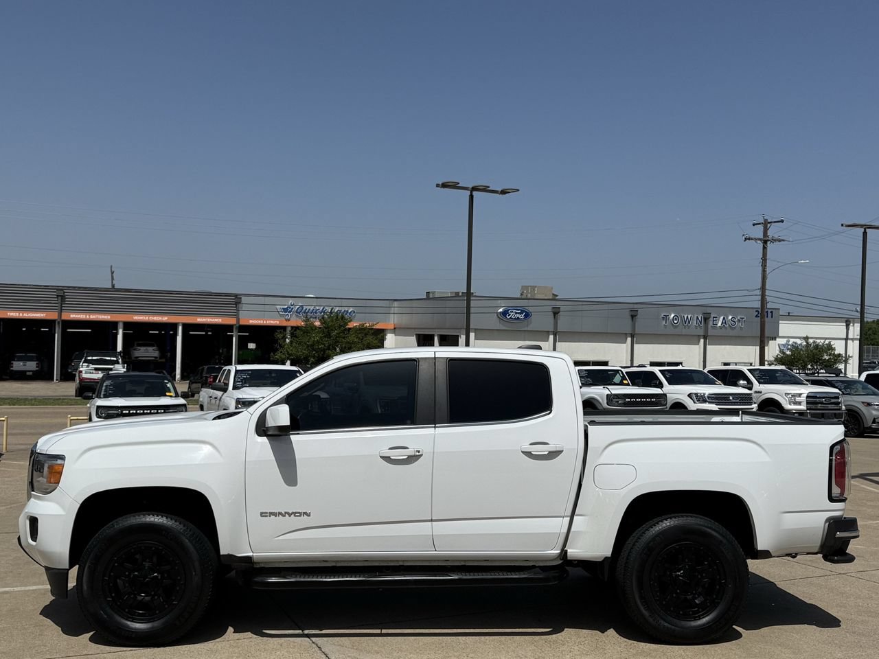 Used 2017 GMC Canyon SLE RWD image 3